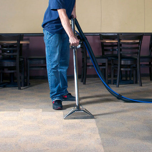 Drag Wand Cleaning a Dirty Carpet Thumbnail